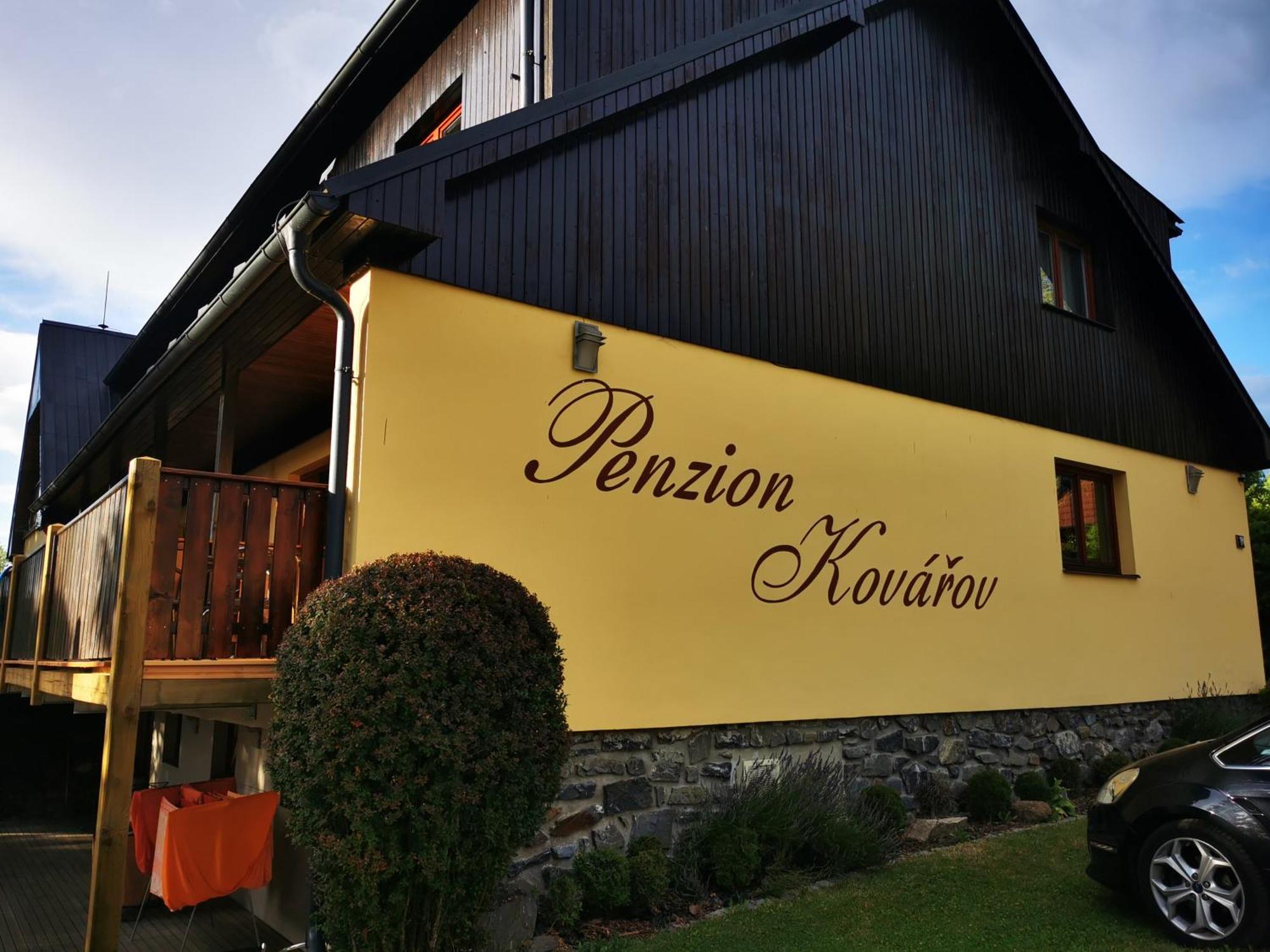 Penzion Kovarov フリンブルク エクステリア 写真